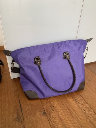 Hand-,Umhänge-, Sporttasche / Reisetasche, Violett