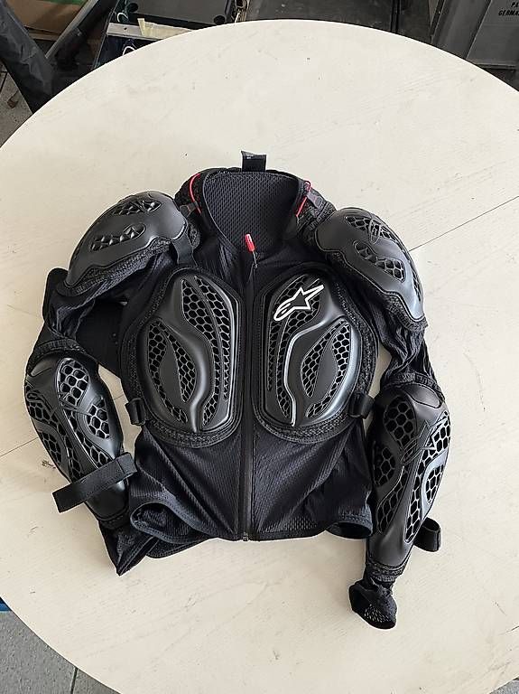 Protezioni & Imbottiture: Plastron alpinestar – Usato da Conthey venduto da Patmt09