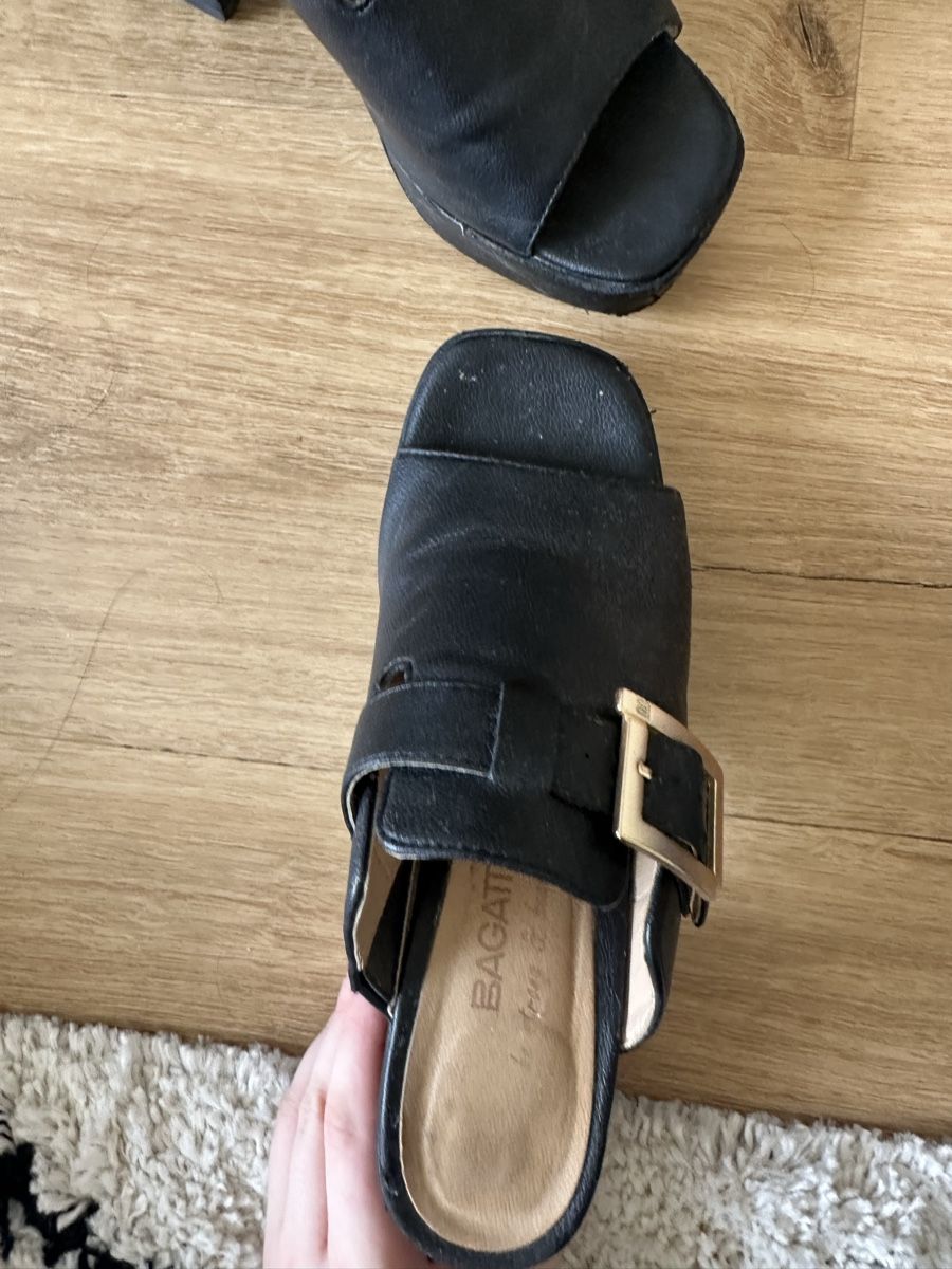 Damenschuhe: Schwarze Sandalen mit Absatz, Grösse 39 – Gebraucht aus Chur von pas_5g2r 4