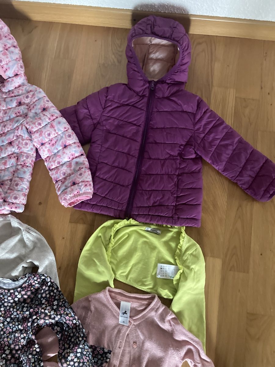 Lotti & Set di vestiti: Mädchen Kleiderpaket Gr 98/104 – Usato da Staad SG venduto da gab_7dr9 7