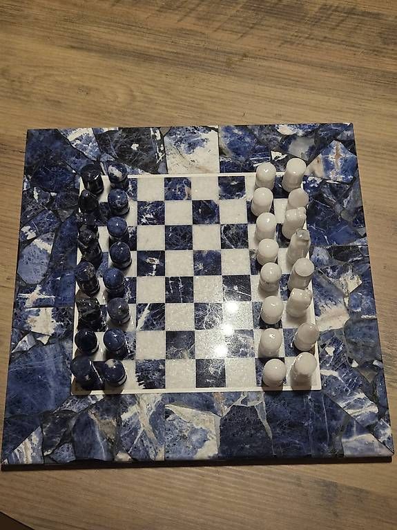 Giochi: Schachbrett aus Stein mit Figuren aus Stein – Usato da Tamins venduto da Pludan 4