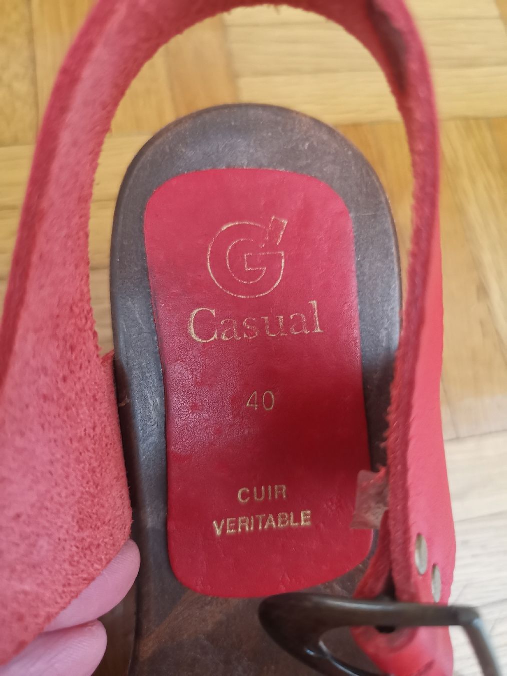 Chaussures femmes: sandales rouge taille 40 – D'occasion à meggen par VICCHLU 1