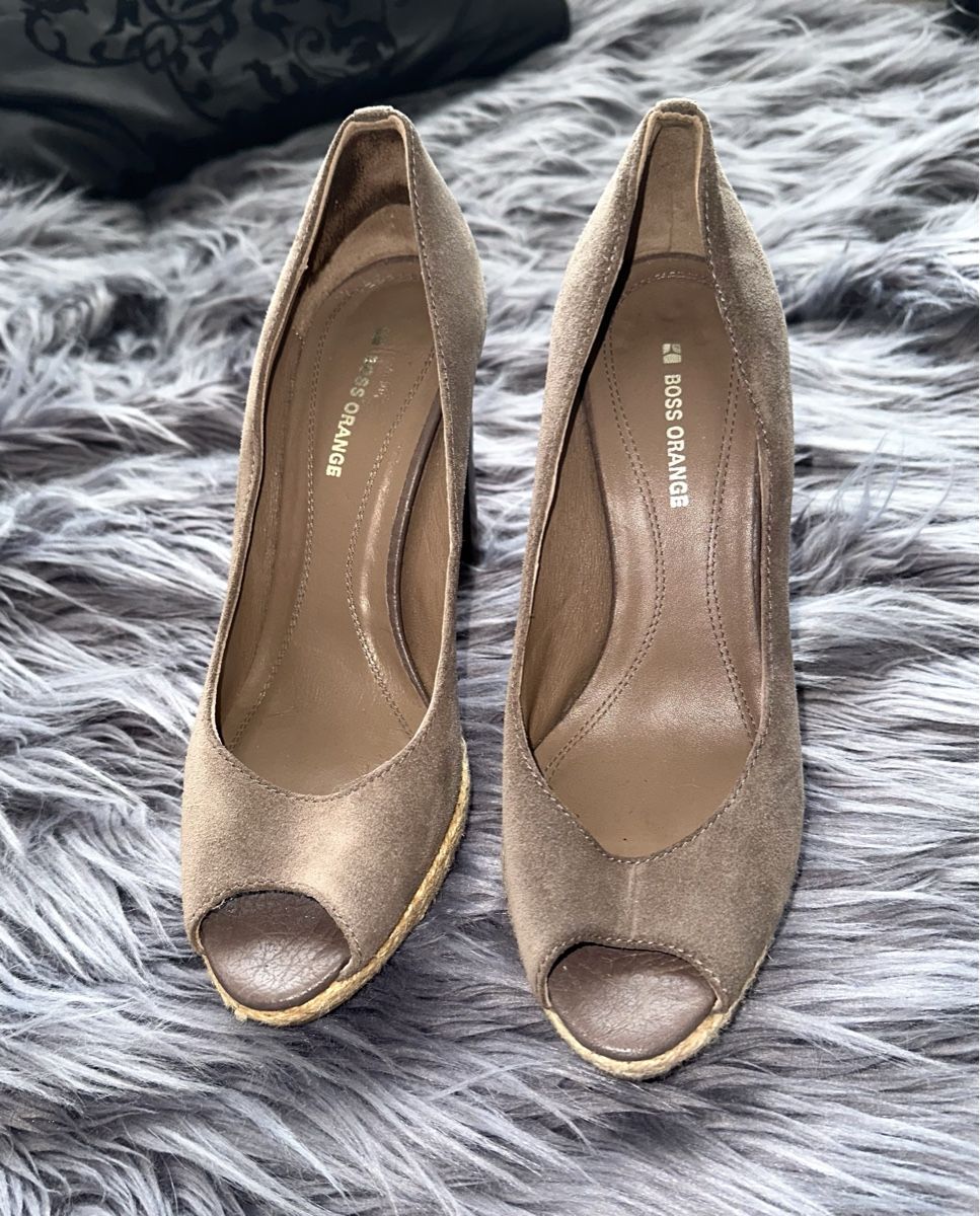 Hugo Boss Scarpe da donna: HUGO BOSS ORANGE PUMPS GR. 38 – Usato da Unteraegeri venduto da MH203