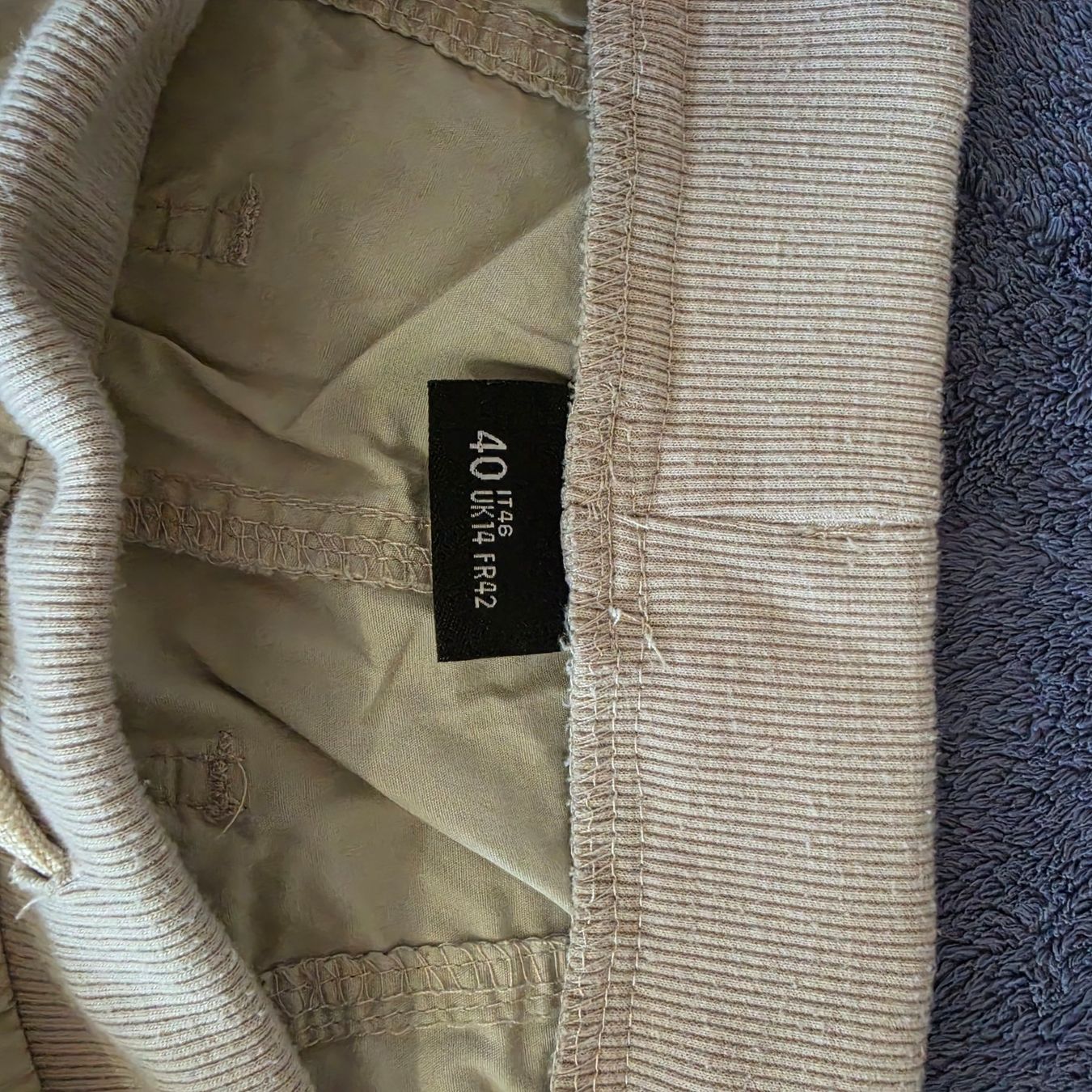 Pantaloni: Verschiedene 3/4 Hosen Gr. 40 – Usato da Fehraltorf venduto da shiilaa.hoot 9