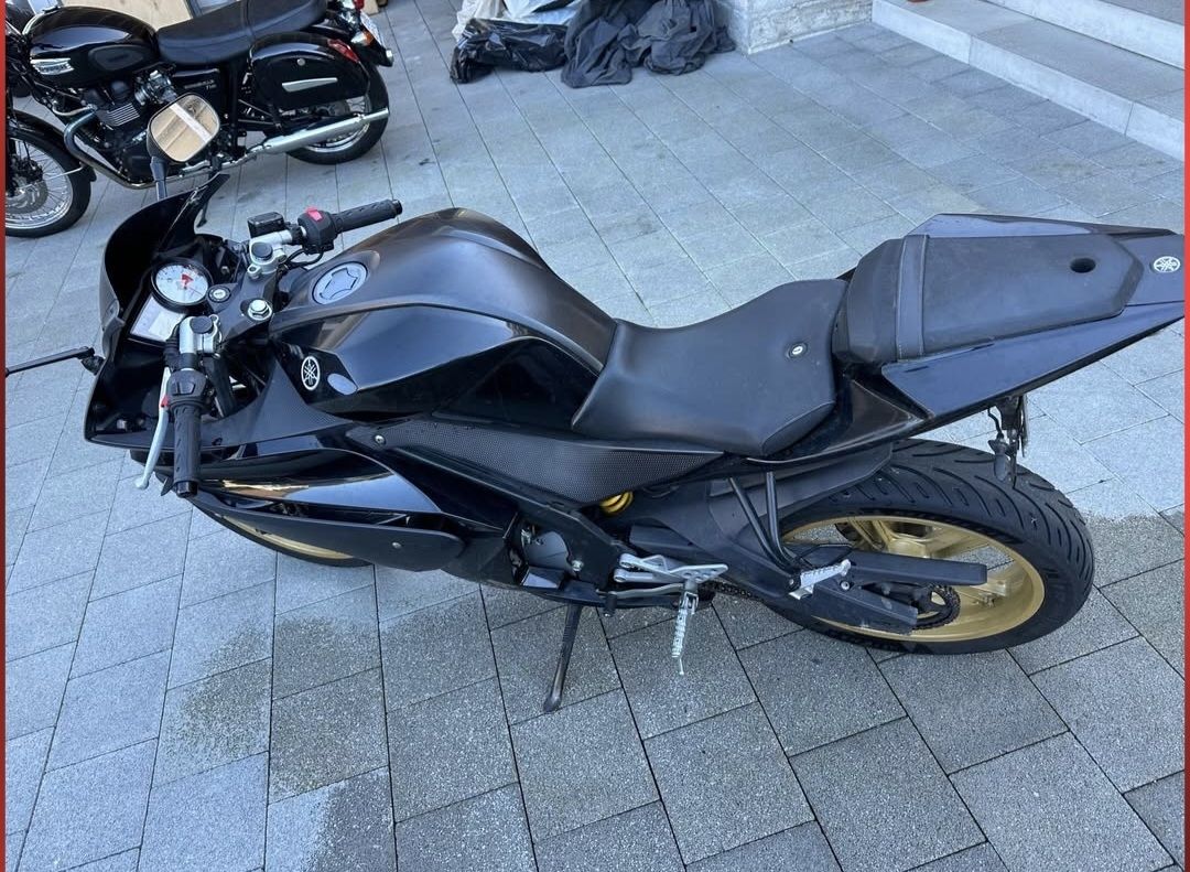 Strada: yamaha yzfr 125 – Usato da Sarnen venduto da Fashionstuff 2