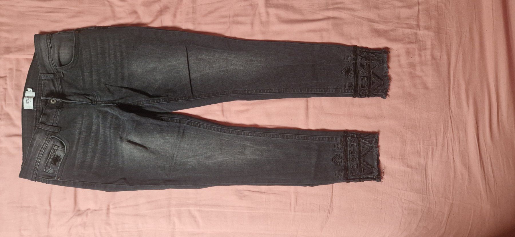 Hosen: Bestikte Hose Neu – Neu (gemäss Beschreibung) aus Bubendorf von ang_b829