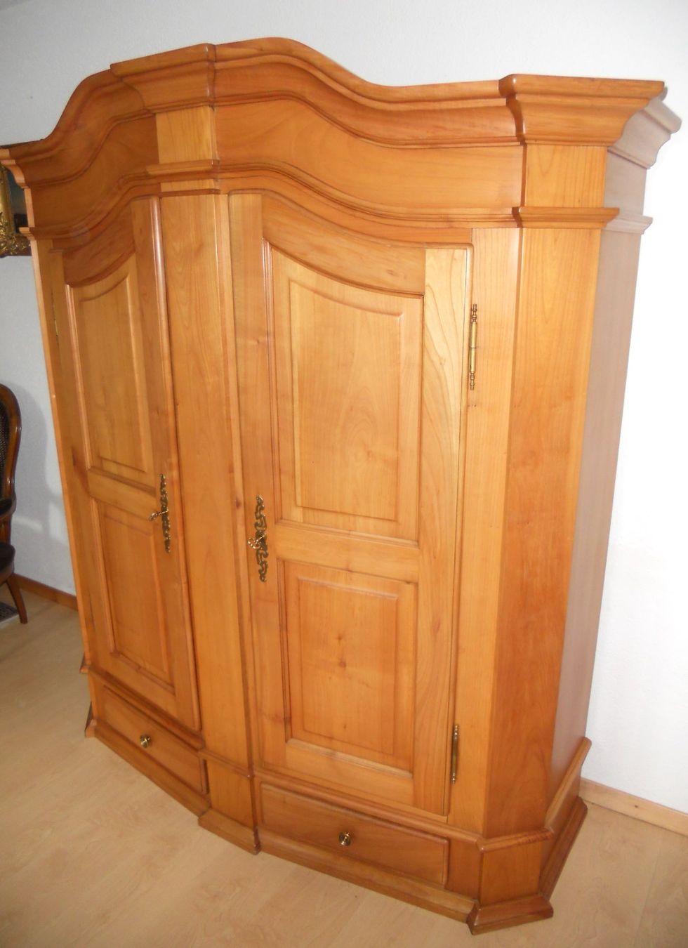 Armoires: Kleiner Bodensee-Schrank massiv Kirschbaum kompl. zerlegbar! – D'occasion à Widen par Silver_Spirit 2