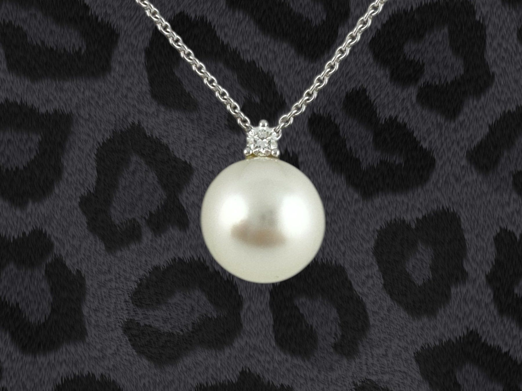 Bucherer Catenine: BUCHERER, Perlen - Diamant - Anhänger mit Kette – Usato da Zuzwil SG venduto da artimmo