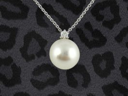 BUCHERER, Perlen - Diamant - Anhänger mit Kette