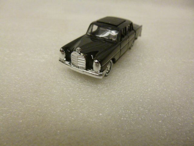 Mercedes-Benz Modellini d'auto: Mercedes Benz 220  - 1:87 - Busch – Nuovo e nell'imballaggio originale da Pambio Noranco venduto da Pol69 2