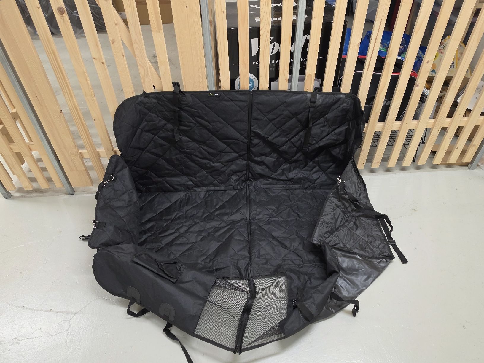 Tappeti & Tappetini: Dog Car Seat Cover Waterproof – Usato da Schlieren venduto da JBalola