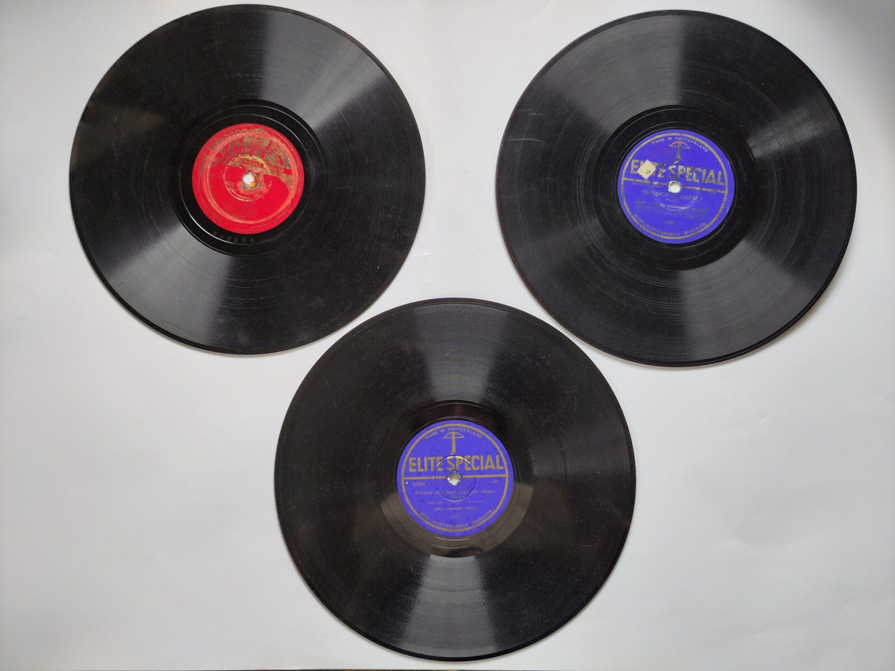 Dischi in vinile: 12 x Swing-Schellacks, Teddy Stauffer, Count Basie in Album – Usato da Schaffhausen venduto da RolfMeister 4