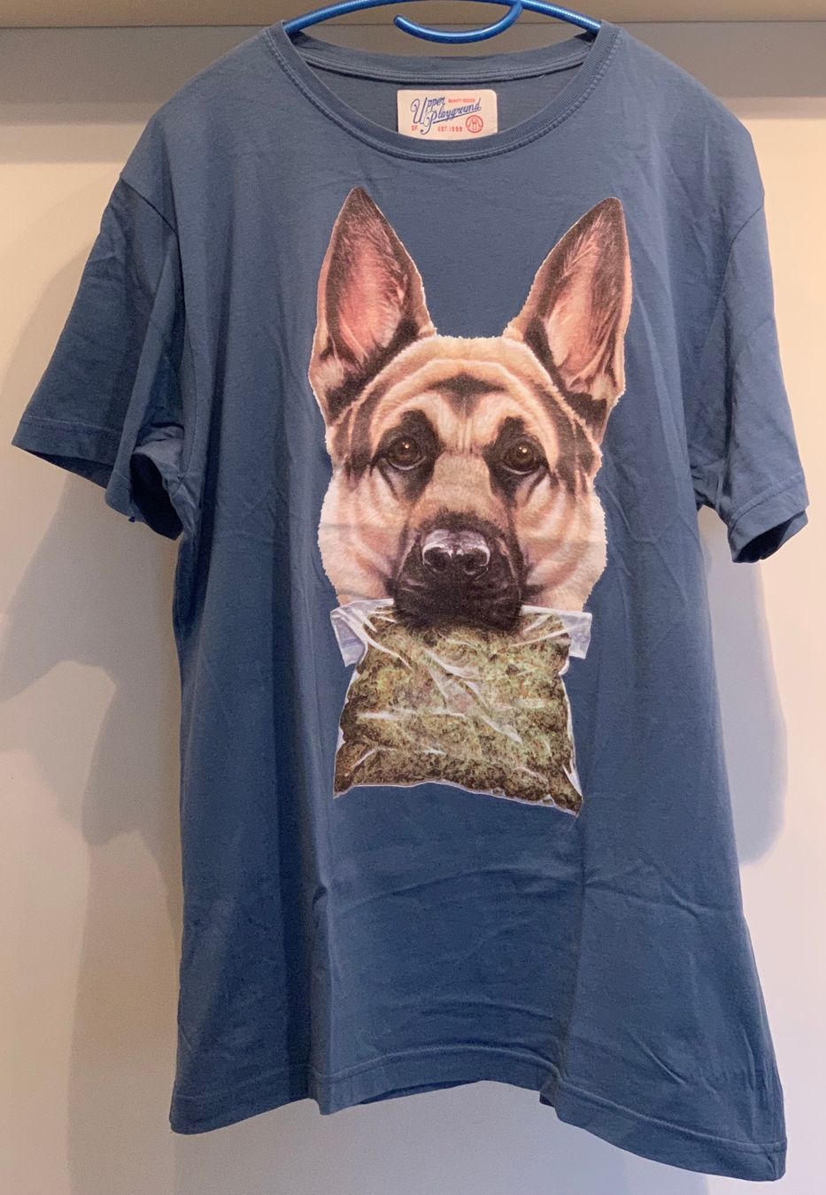 T-shirt: Narco Dog T-Shirt – Usato da Bern venduto da SaleOutPhil