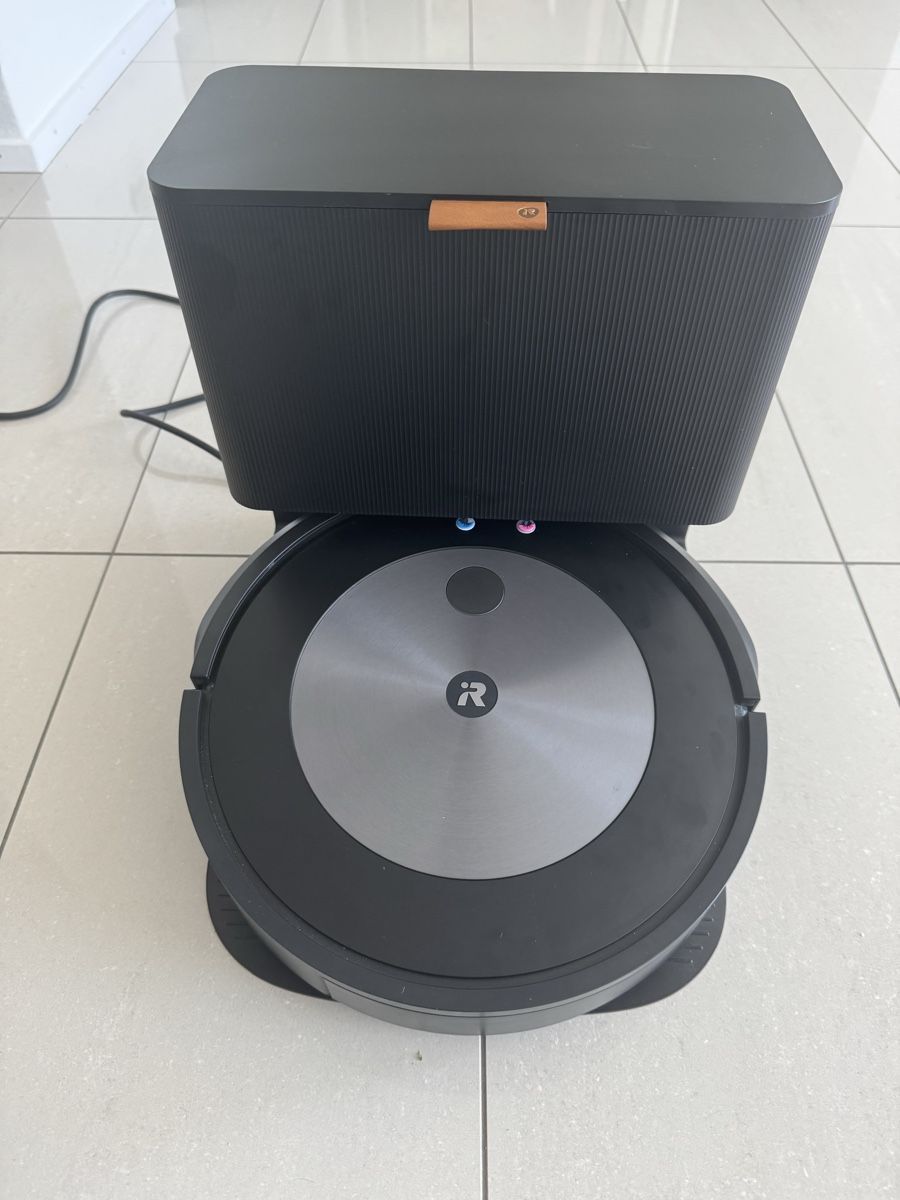 Irobot Aspirapolveri & Accessori: Saugroboter iRobot Roomba j7+ gebraucht – Usato da Chur venduto da mal_svd2