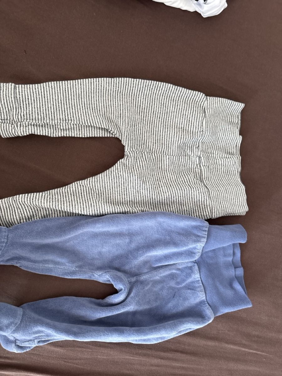Pantaloni: zwei hosen grösse 80 – Usato da Zürich venduto da gab_6ycj