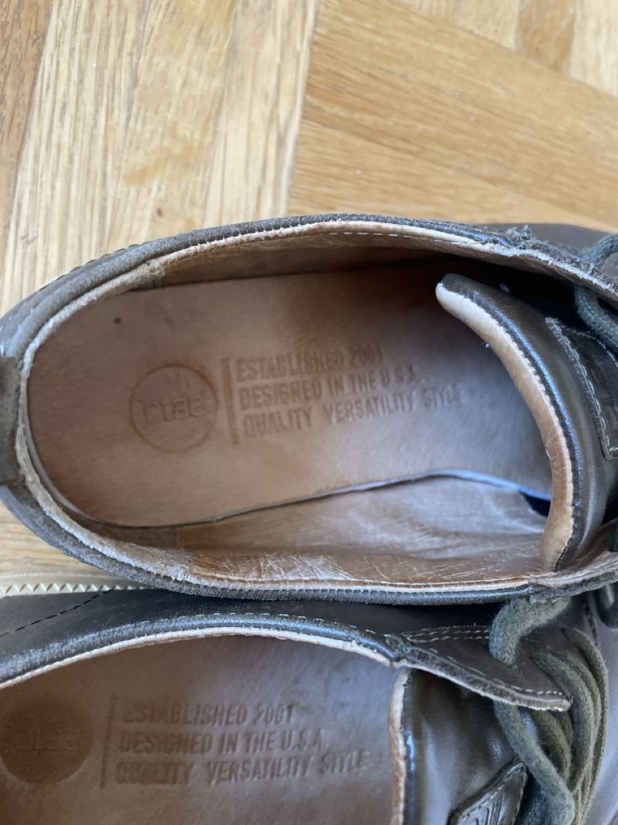 Scarpe da donna: Clae Schuhe. Echt Leder . Große 40 – Usato da Basel venduto da Kamberly 5