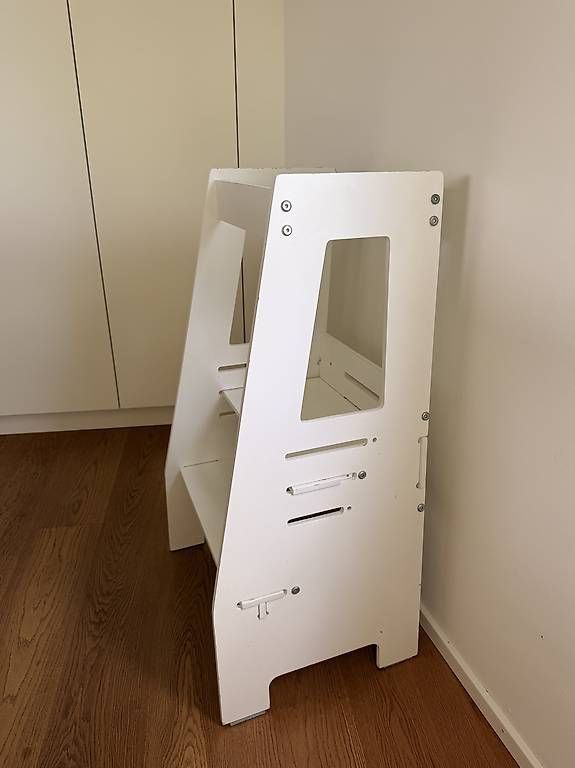 Seggioloni: Lernturm / Kitchen Helper aus Holz  Weiss – Usato da Kilchberg ZH venduto da ChristineVF