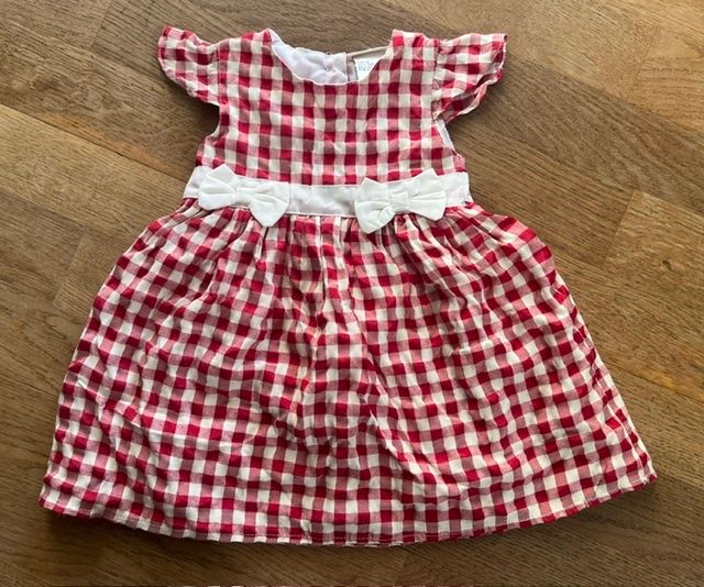 Vestiti & Gonne: Herziges Mädchenkleid im Karo-Look – Usato da Steinmaur venduto da Dyleila