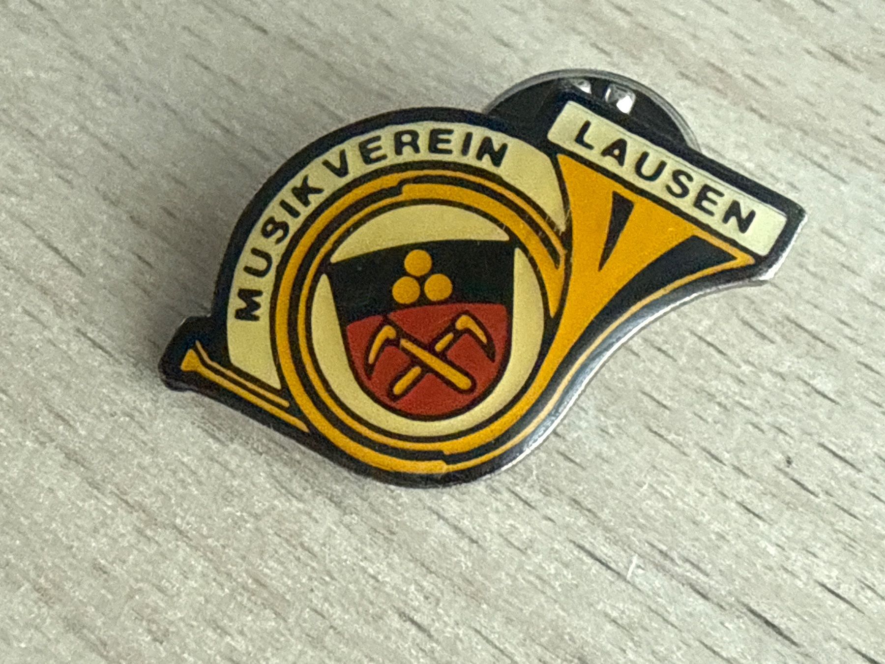 Plaquettes & Badges: Pin  Musikverein Lausen – D'occasion à Glattbrugg par Schweigmatt