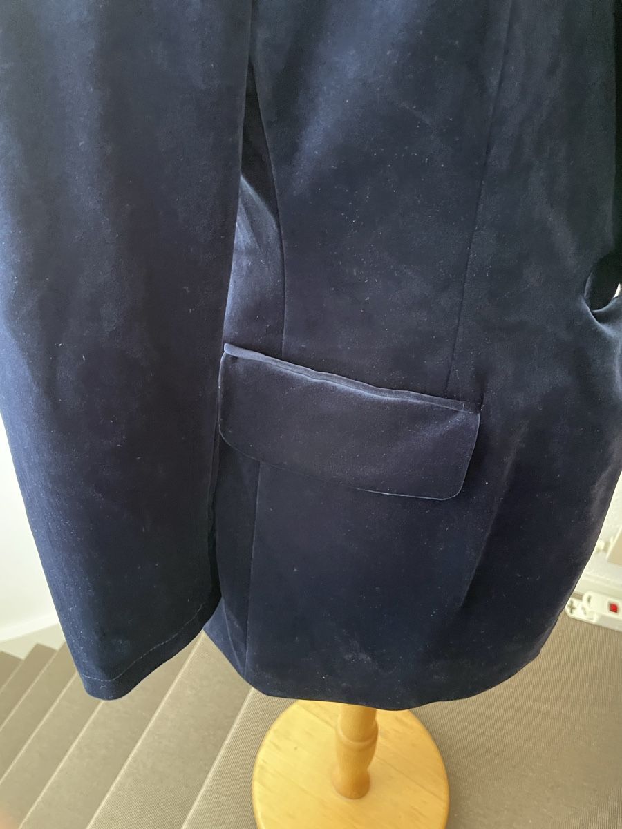 Giacche: Dunkelblauer Samt-Blazer Grösse 36,  - Stilvoll! – Usato da Basel venduto da frf 3