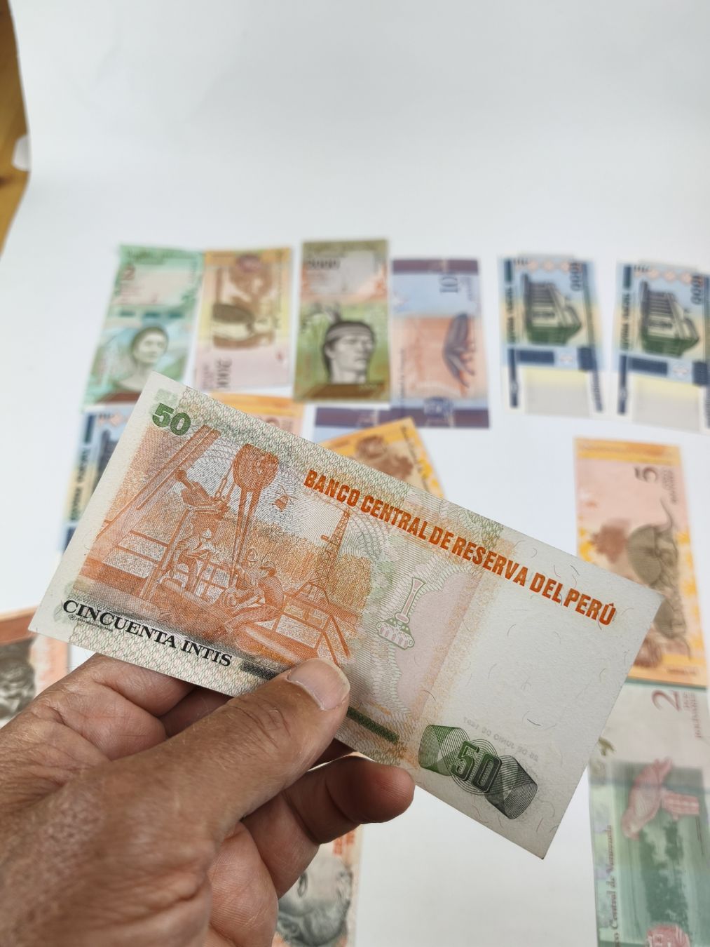 Banconote: Banknoten aus aller Welt – Usato da Bern venduto da Xtralite 5