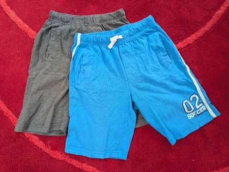 2 Shorts Gr. 122