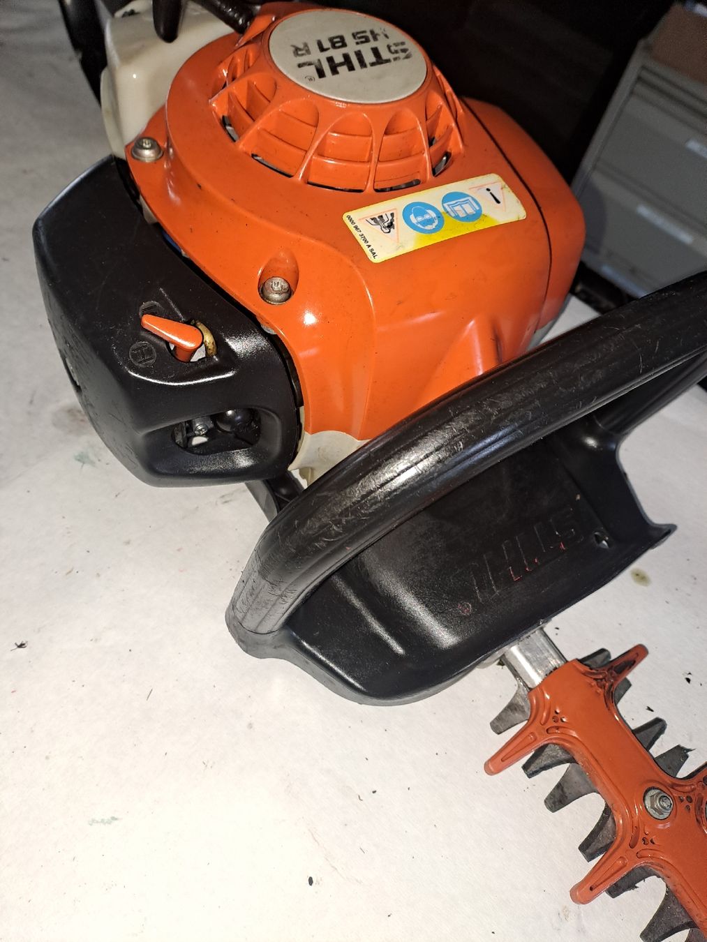 Stihl Alle Werkzeuge: Stihl Heckenschere HS81 Schnittlänge 80cm – Gebraucht aus Bilten von Zschweiz 1