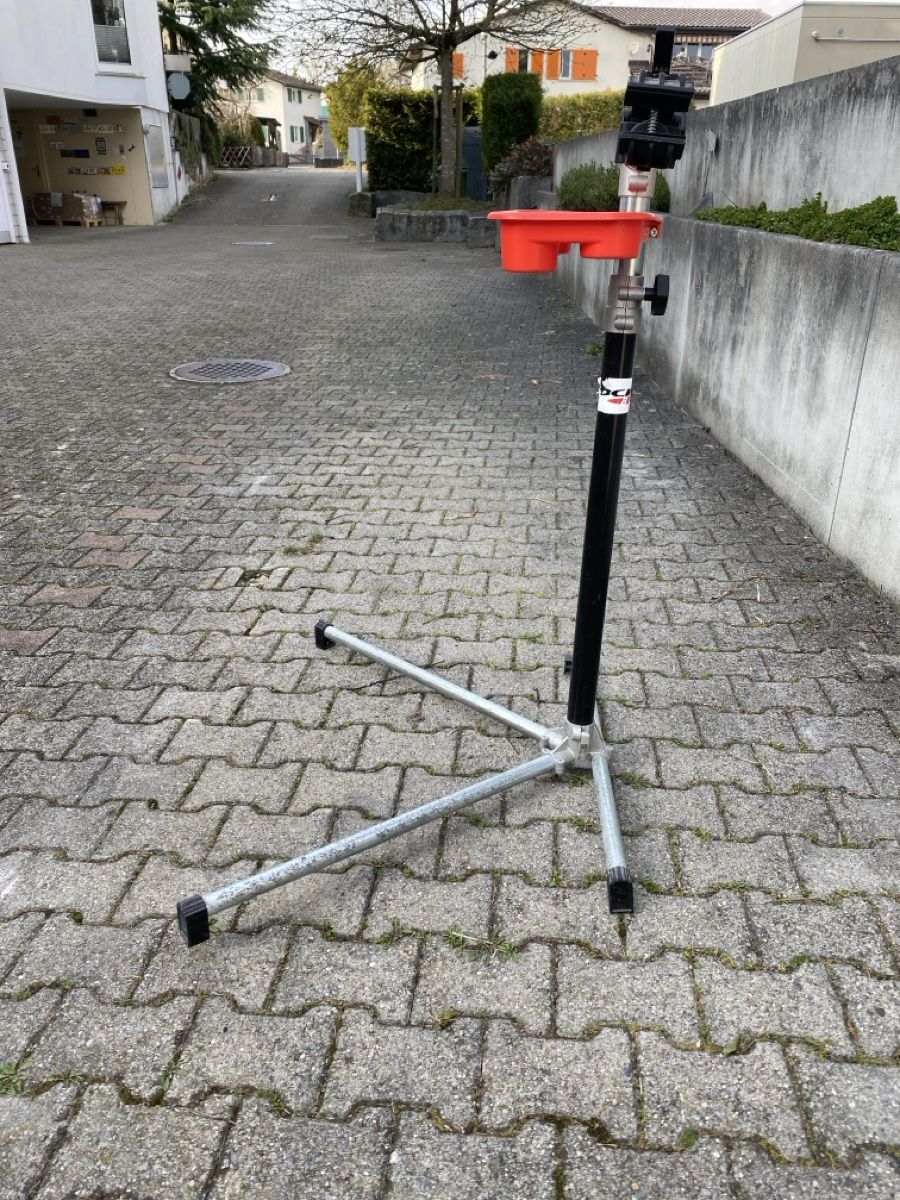 Cavalletti per biciclette: Velo-Reinigungs-Ständer – Usato da Hinwil venduto da Familie_99 1
