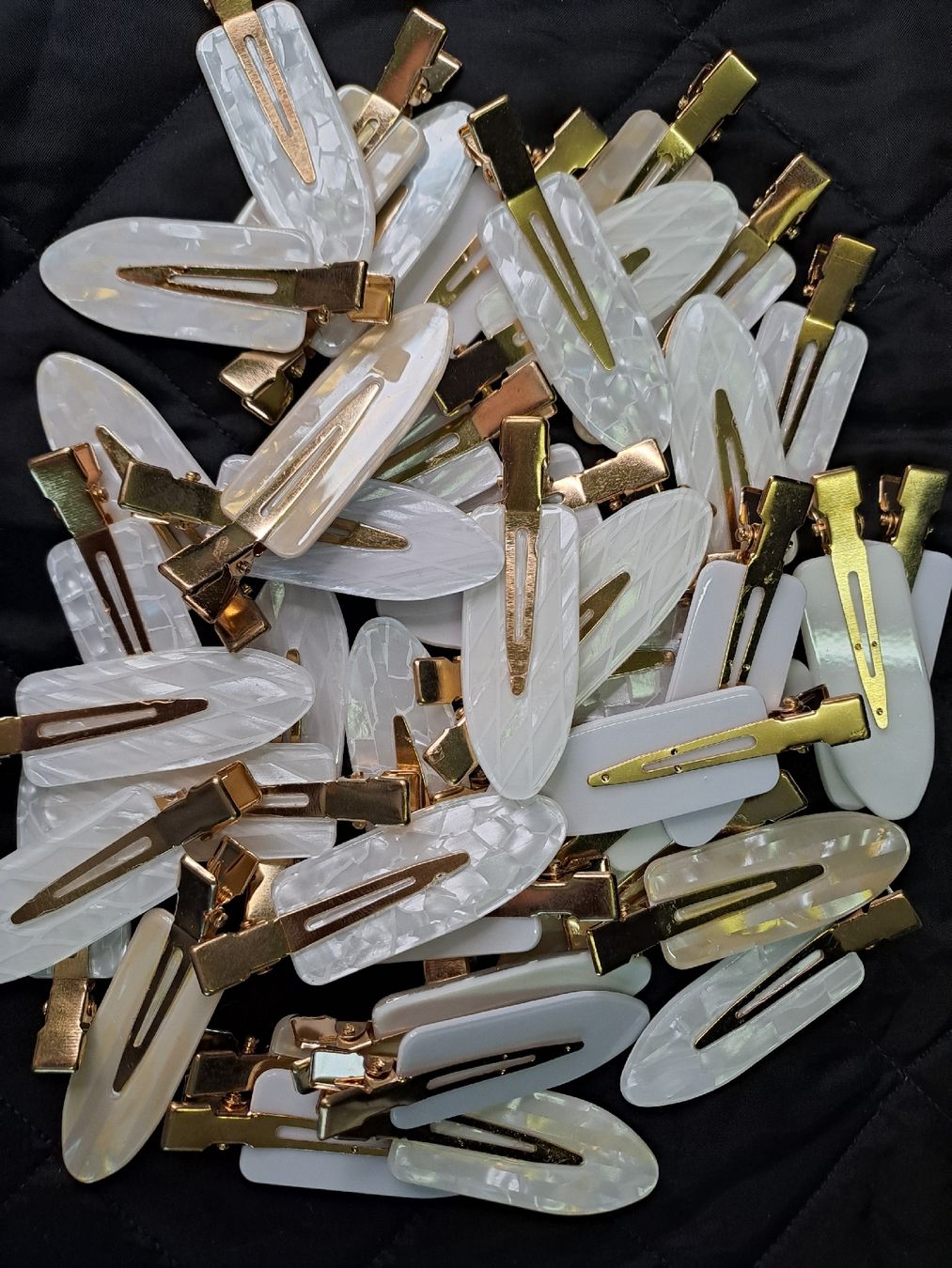 Accessori per capelli: Restposten 45 Haarklammern Perlmutfarbe – Nuovo e nell'imballaggio originale da Uznach venduto da Walaylatiere