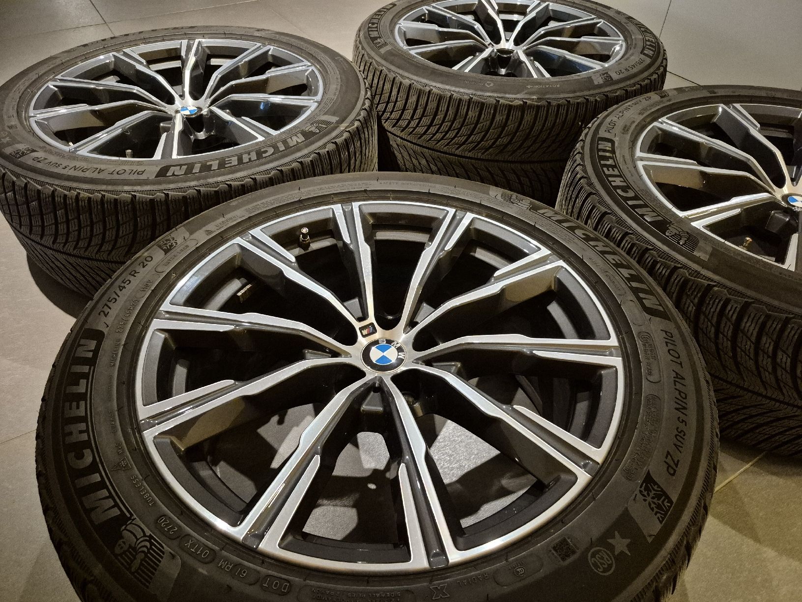 Pneumatici & Ruote complete: Winterräder BMW x5 G05 20" – Usato da Oberuzwil venduto da Auto-Hilber 1