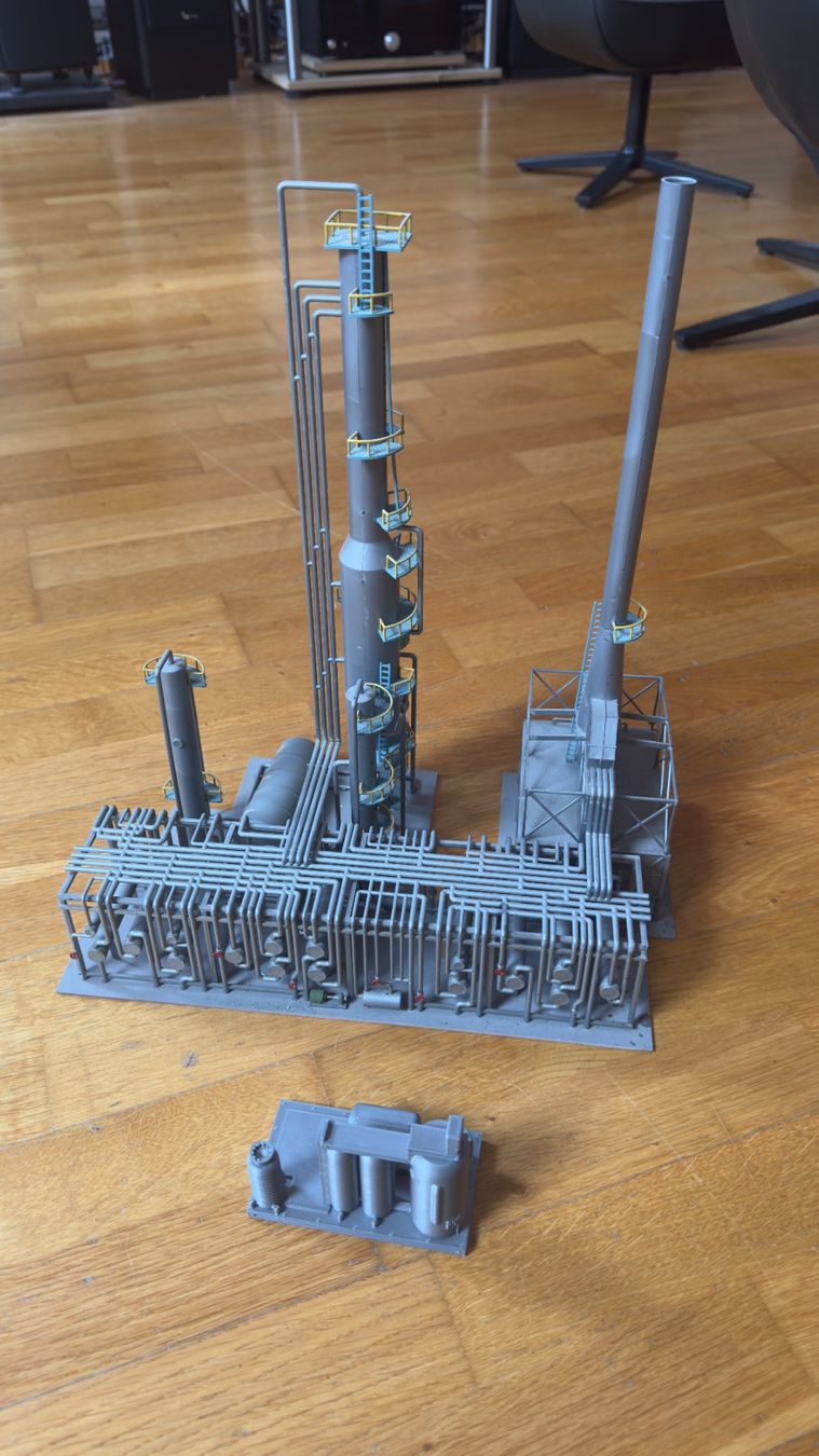 Modelleisenbahnen: Refinery H0 kit built by Cornerstone – Gebraucht aus Wabern von StelianPavalache 2