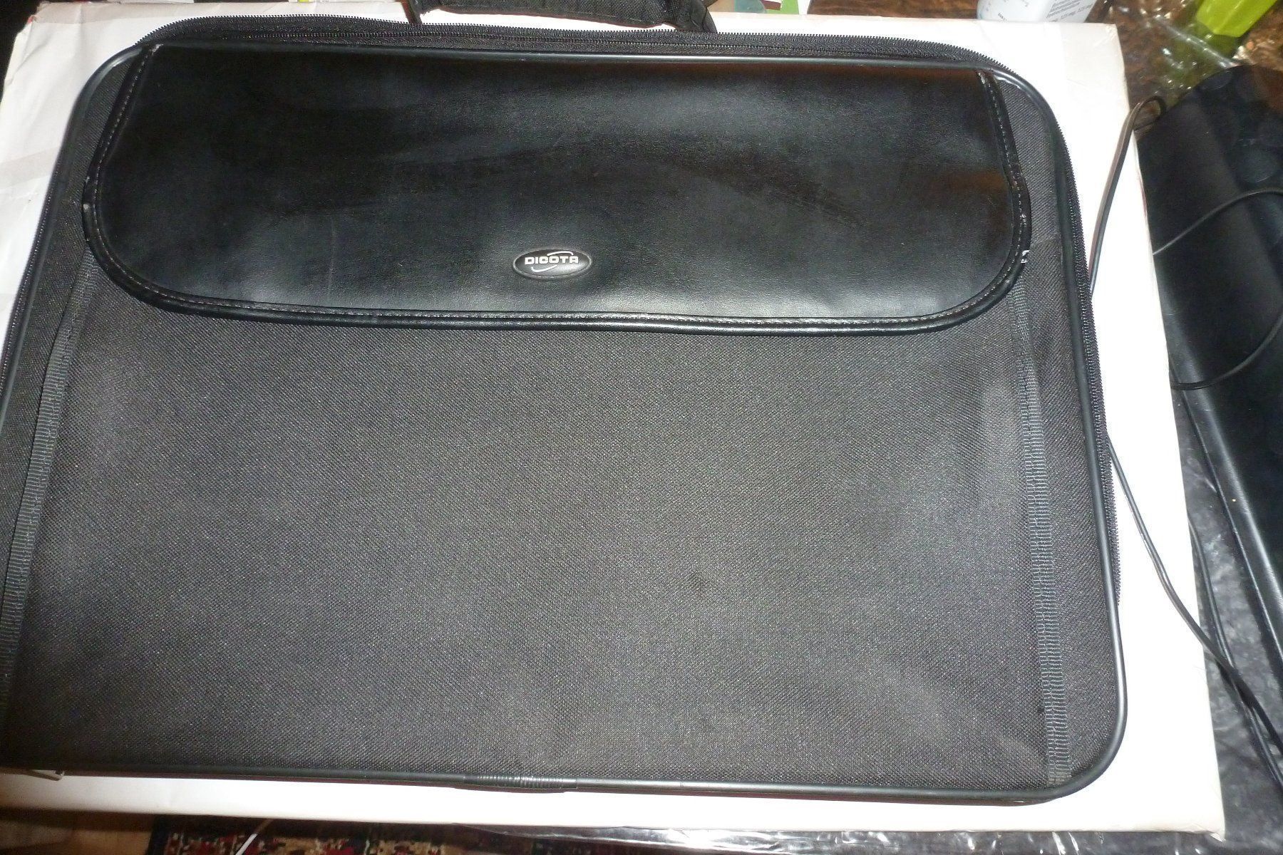 Sacs: Notebooktasche Dicota Innen ca. 35x50 cm – D'occasion à Emmen par newdeal1970 1