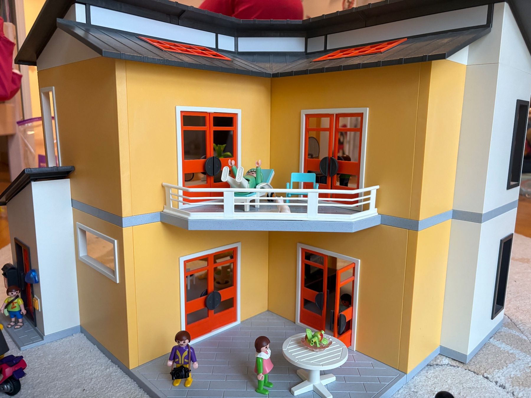 Playmobil Giocattoli: Playmobil Wohnhaus mit Einrichtung – Usato da Henggart venduto da Jacqueline_Kesseli 1