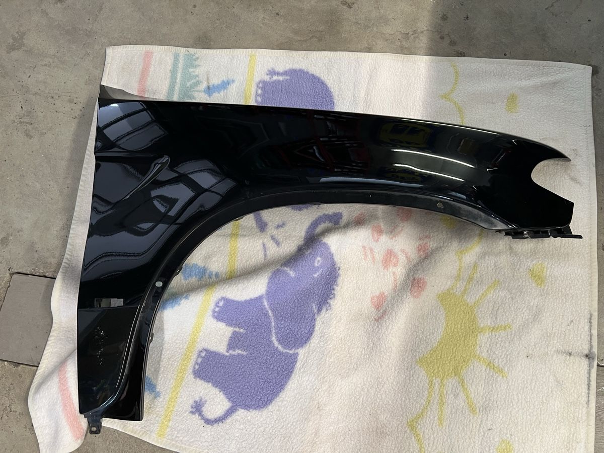 BMW Tutti pezzi di ricambio auto: BMW E53 Facelift Kotflügel L+R Black Sapphire – Usato da Lüchingen venduto da HAASS4 3