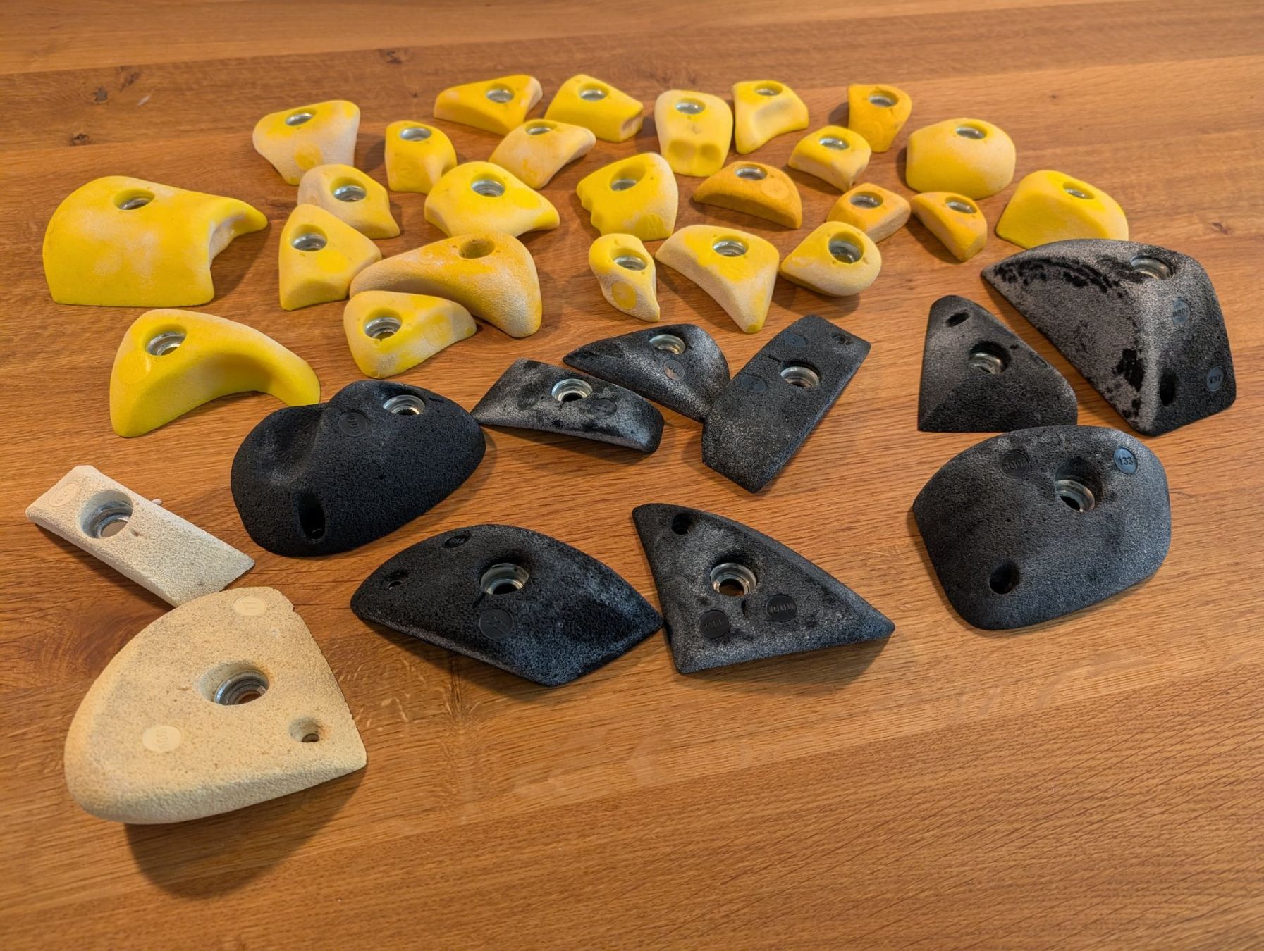 Kletterwände & Klettergriffe: 36 originale Moonboard Holds Klettergriffe – Gebraucht aus Rotkreuz von CRLNSC 1