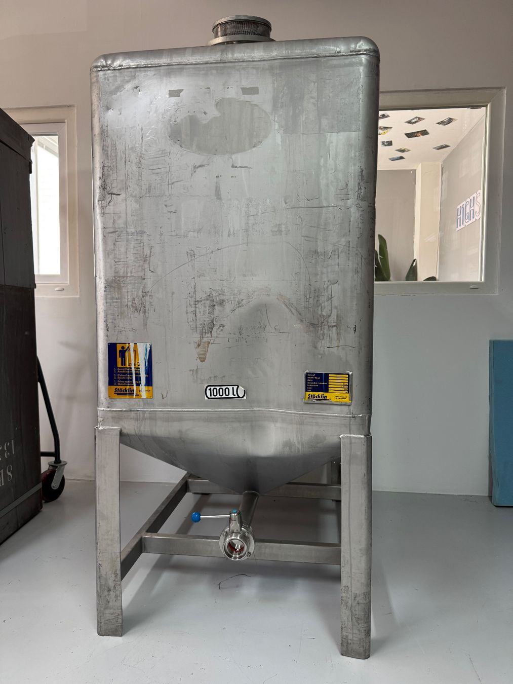 Accessori per altri veicoli: Edelstahltank / Dieseltank 1000L – Usato da Dietlikon venduto da HighspeedUmzug