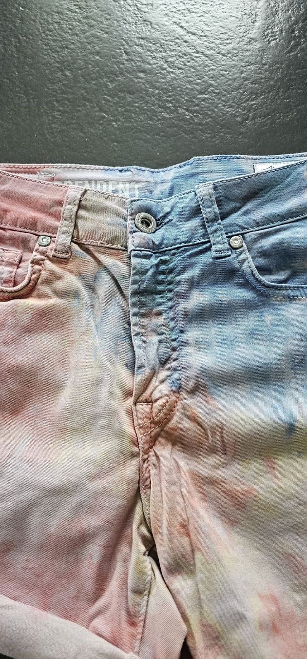Jeans: Denim Jeans Shorts – Nuovo (secondo la descrizione) da Richterswil venduto da furlan 1