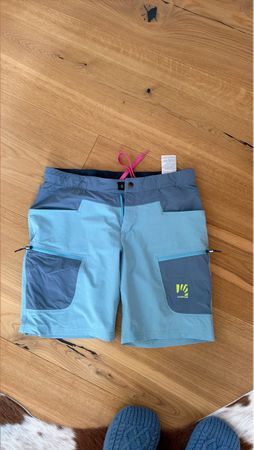 Karpos Shorts Damen hellblau grau neuwertiger Zustand