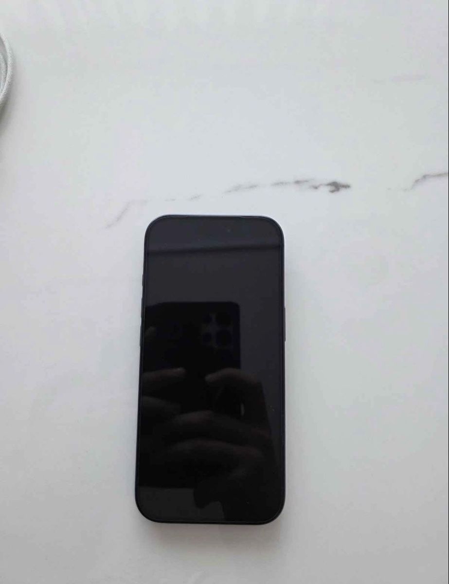Apple Telefoni cellulari / Smartphones: iPhone 17 pro Max  – Nuovo (secondo la descrizione) da La Chaux-de-fonds venduto da car_x6wf 1
