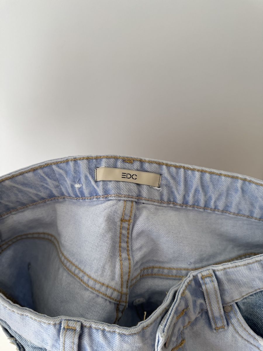 Esprit Pantaloni: Jeans Shorts – Usato da Zürich venduto da m_secondhand 2