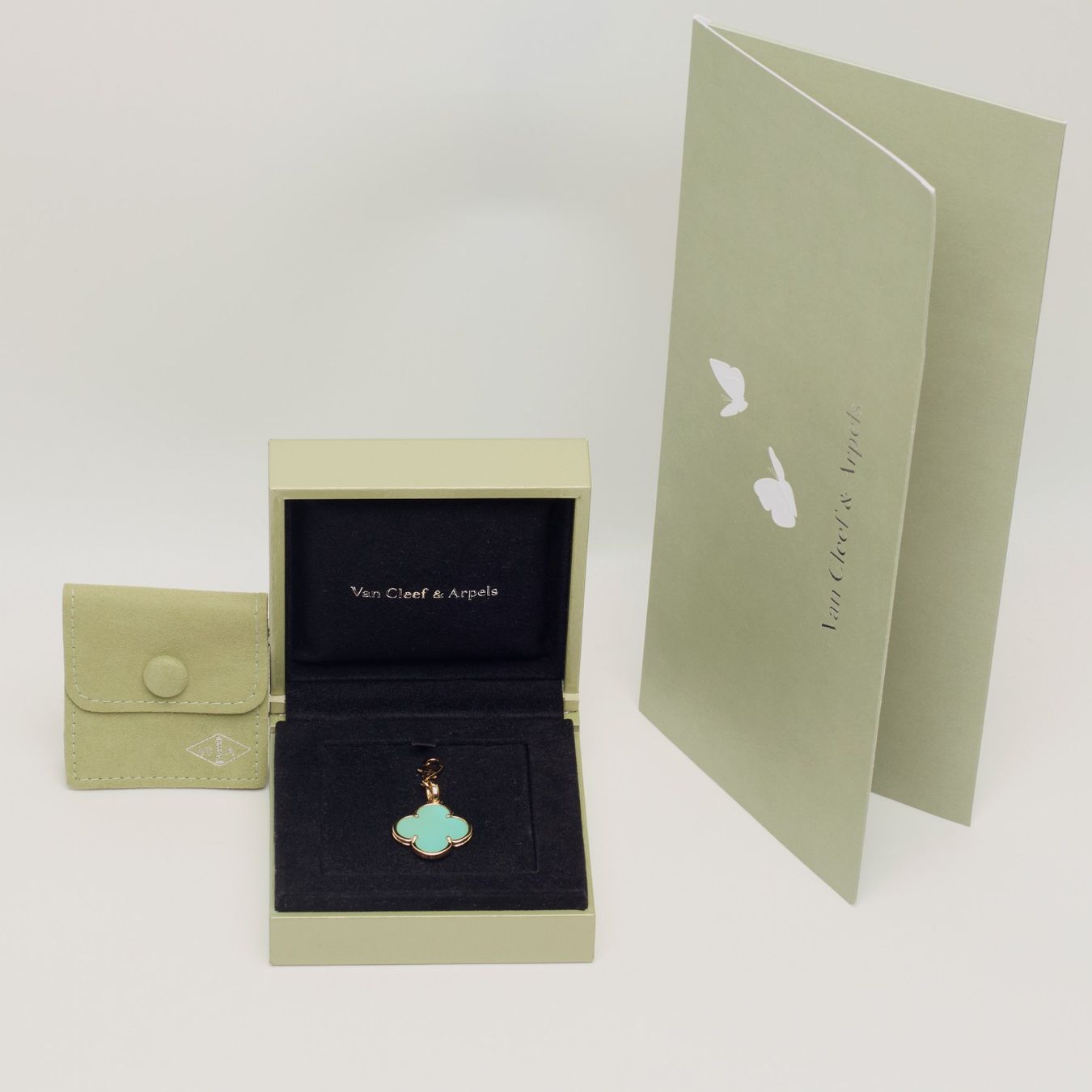 Van Cleef Catenine: RARE Authentique Pendentif VAN CLEEF ARPELS Magic turquoise – Nuovo (secondo la descrizione) da Carouge GE venduto da TLD 1