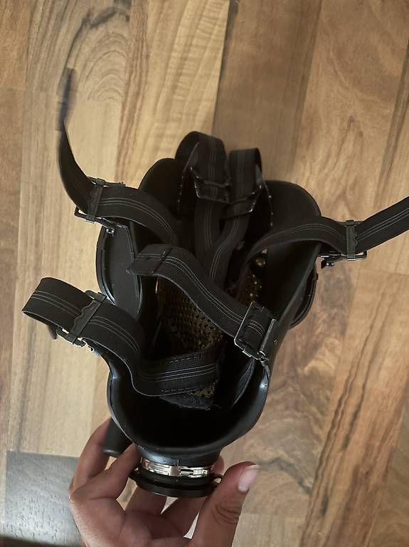 Visage & Oreilles: Masque à gaz de l'armée  – Neuf avec emballage d'origine à Bex par lal_9kfv 1