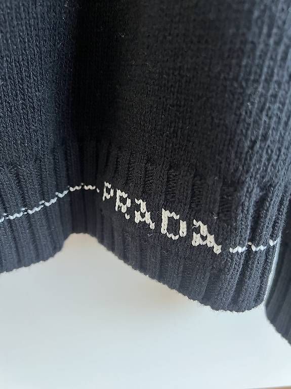 Prada Giacche: PRADA Cashmere Cardigan – Usato da Breganzona venduto da maggy_l 1
