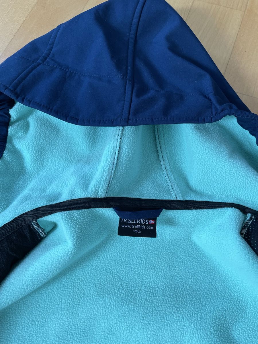 Trollkids Jacken & Mäntel: Trollkids Softshelljacke blau mint Grösse 152 gebraucht – Gebraucht aus Urdorf von riwoco 4