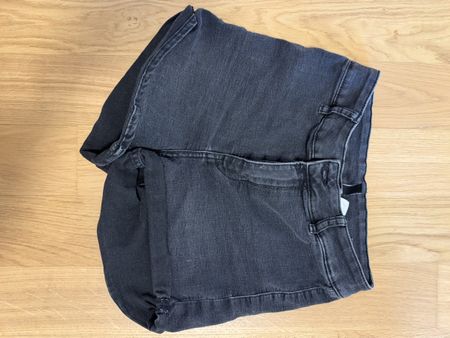 Jeans Shorts Divided H&M schwarz Grösse 36 guter Zustand