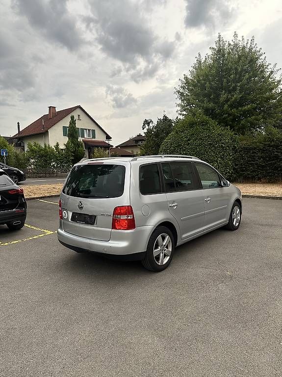 Automobili: VW Touran 2.0 TDI  – Usato da Lenzburg venduto da lir_h6d9 1