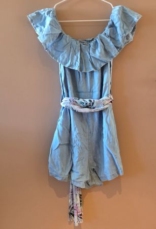 Stylischer GUESS Jumpsuit – Blau, Off-Shoulder, Gürtel