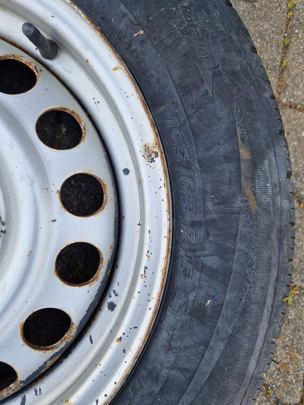 Pneumatici & Ruote complete: Räder/ Anhängerräder 195/65 R15 – Usato da Grosswangen venduto da lar_9lz7 4