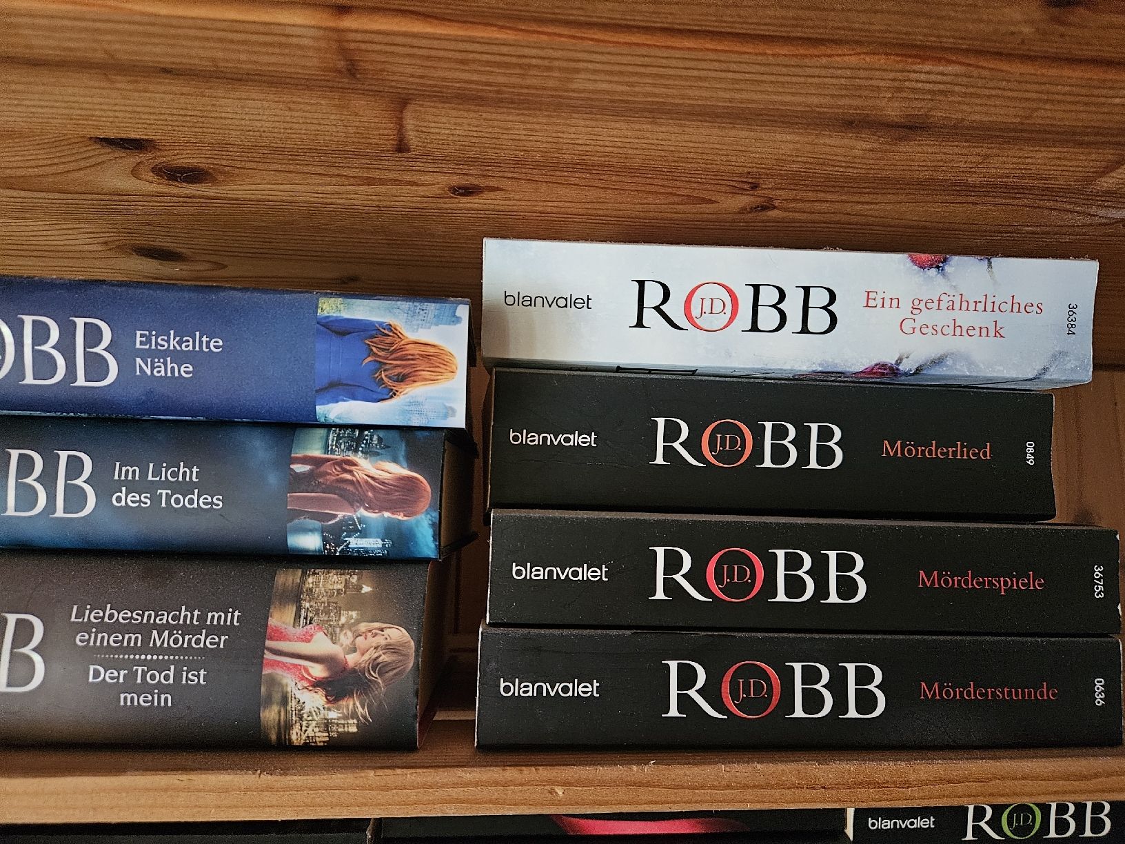 Libri: J.D. Robb Band 1-47 – Usato da Alpnachstad venduto da conny1786 6