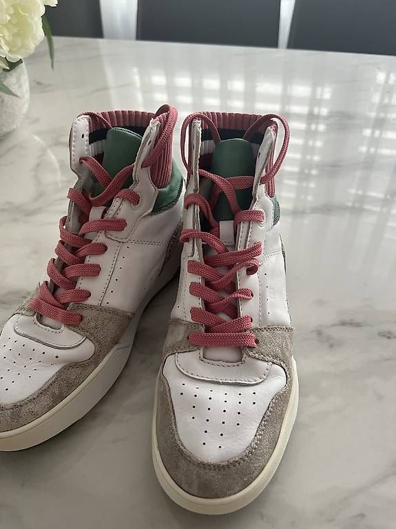 Schuhe für Mädchen: Basket pour les filles TommyHilfiger – Gebraucht aus Bulle von Preteni